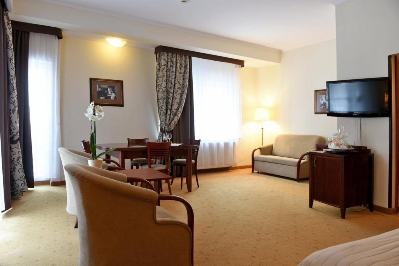 ספאלה Hotel Moscicki מראה חיצוני תמונה