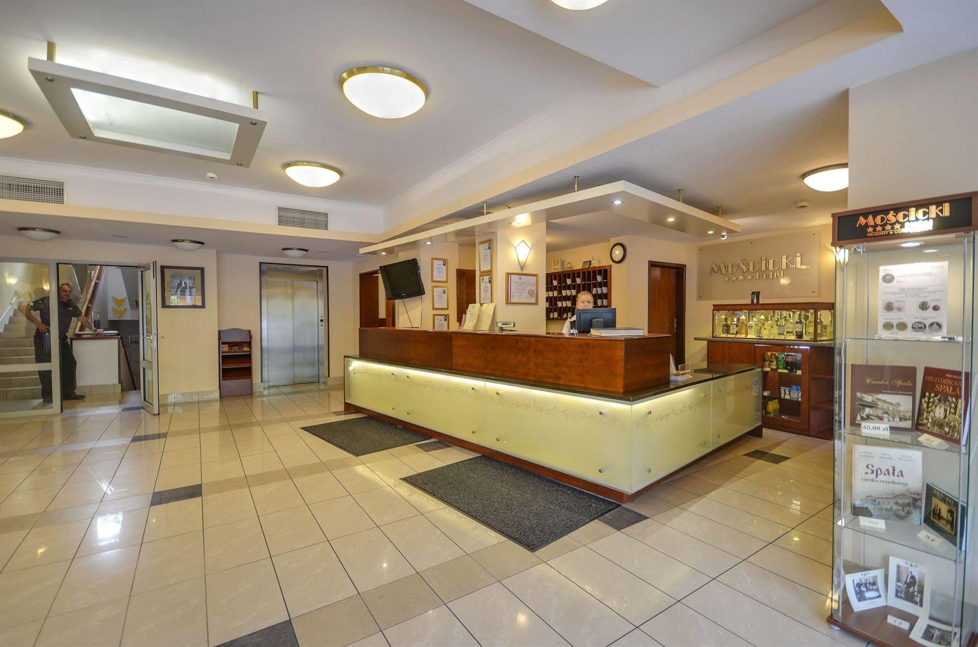 ספאלה Hotel Moscicki מראה חיצוני תמונה